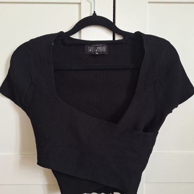 Sweet Wanderer Ribbed Top