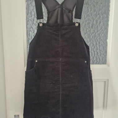 Robe salopette noire Monki