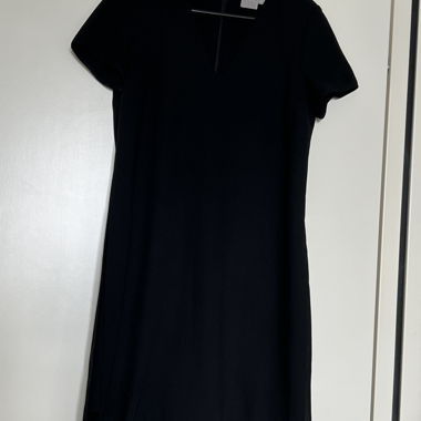 Schwarzes ASOS-Kleid mit integrierten Shorts