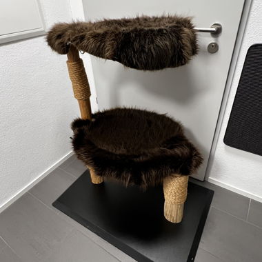 Katzenbaum Echtholz mit waschbaren Fellen