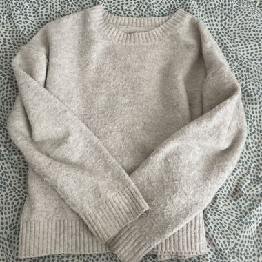 Beiger Strickpullover