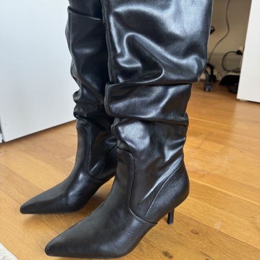 Bottes noires montantes en similicuir