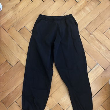 Schwarze Jogginghose