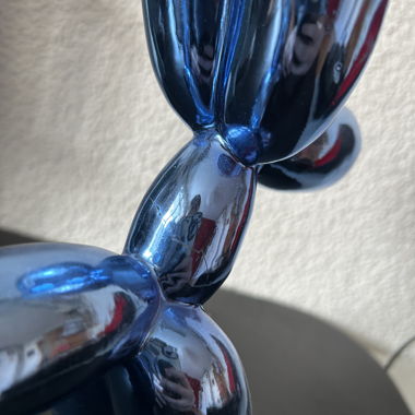 Chien ballon décoratif bleu