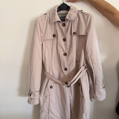 Trench chiaro da donna