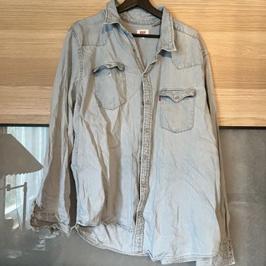 Chemise en jean confortable avec boutons pression