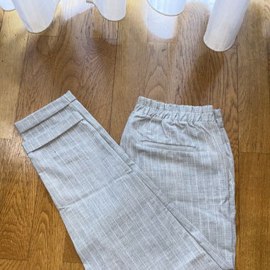 Graue formelle Hose