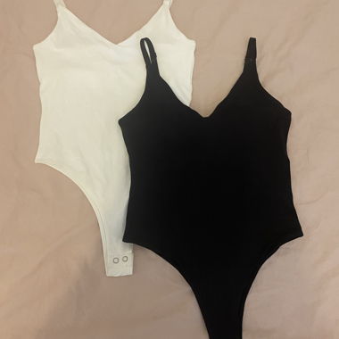 Lot body noir et blanc ajustable 