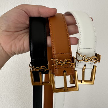 Une ceinture en similicuir noir ou camel ou blanc