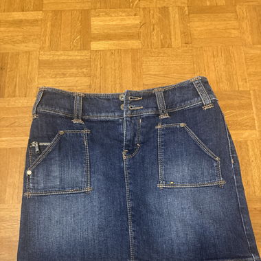 Mini vintage skirt with cute details