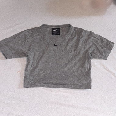 Graues Nike Crop Top – Grösse XS