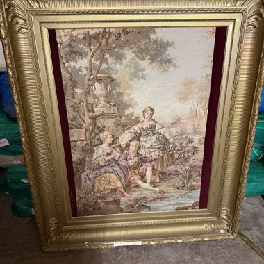 Tapisserie encadrée dorée