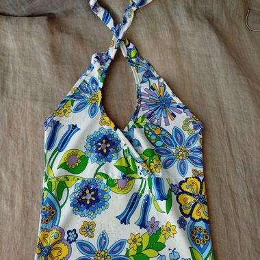 Flowery, colorful lace up Summer top with glitters