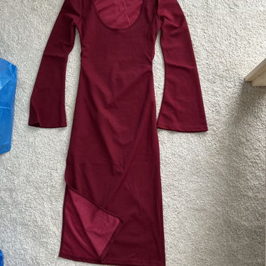 Robe bordeaux à manches longues