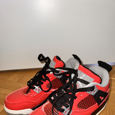 Jordan 4 Retro Red - Size 36
