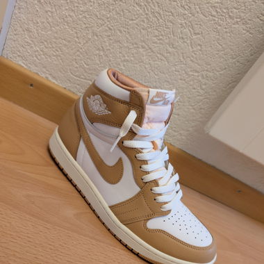 Jordan 1 High Praline WMNS