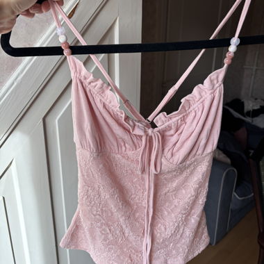 Top rosa con spalline carine