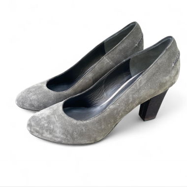 Luciano Zemma Grey Suede Pumps (38)