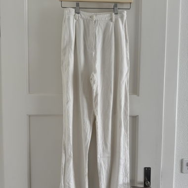 Weisse Stoffhose