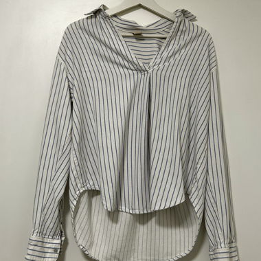 Blouse rayée à encolure en V