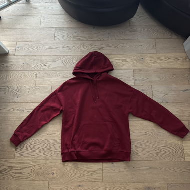 Bordeauxroter Hoodie