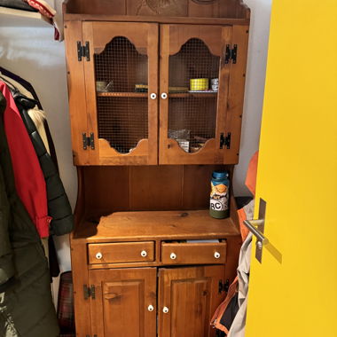 Alter Schrank Echtholz