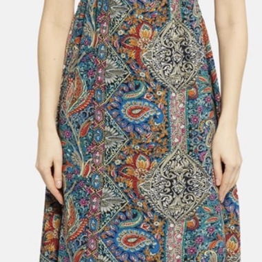 Robe d'été à motifs avec dos nu