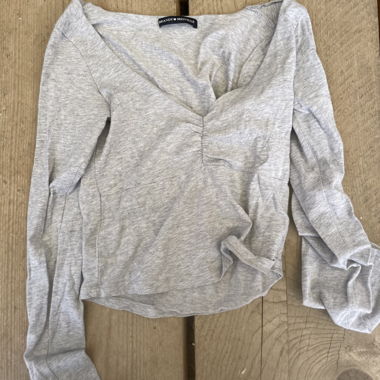Brandy Melville graues Langarm-Top