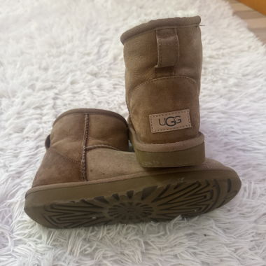 Stivaletti invernali in camoscio UGG