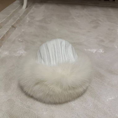 Cappello con pelliccia di volpe