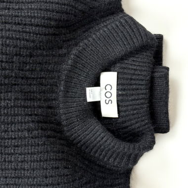 Maglione in maglia nero_cos