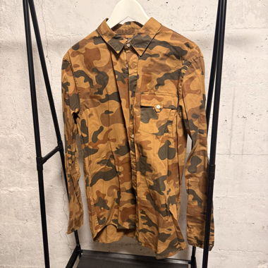 Bershka-Hemd
