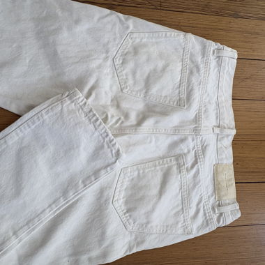 Pantaloni bianchi, taglio dritto, Zara