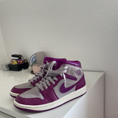 Air Jordan 1 mid sneakers