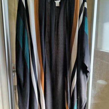 Cardigan nero a righe