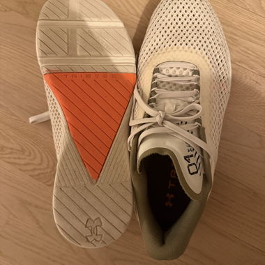 Sneaker Under Armour EU 46
