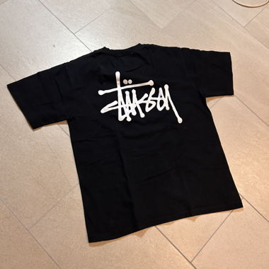 T-shirt nero Stüssy