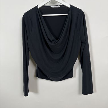 NA-KD schwarzes Drapé-Top