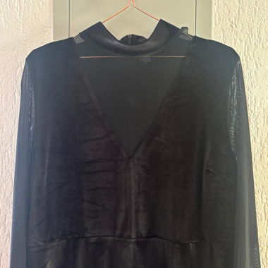 Abito in velluto nero con mesh 3XL