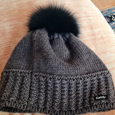 Eisbär-Mütze grau mit Bommel