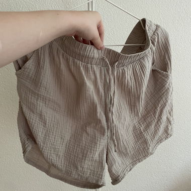 Beige Shorts, Size L