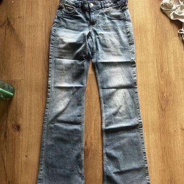 Low waist bootcut jeans