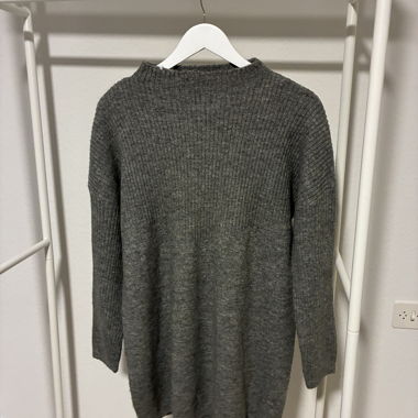 Maglione in maglia grigia