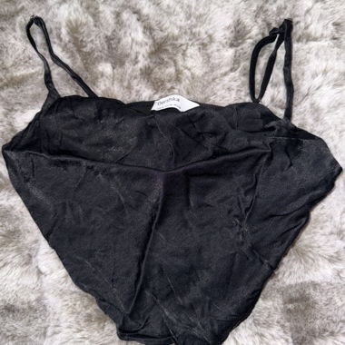 Bershka schwarzes Top M38