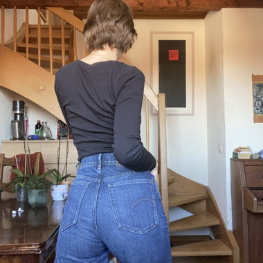 Jean bleu taille haute coupe droite