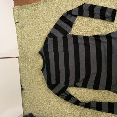 Schwarz & grau gestreiftes sweatshirt