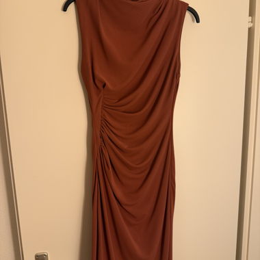 Red Sleeveless Dress