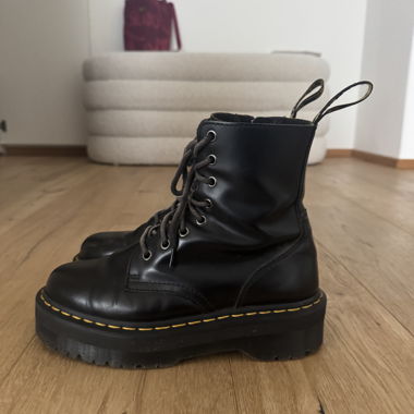 Stivali con plateau Dr. Martens