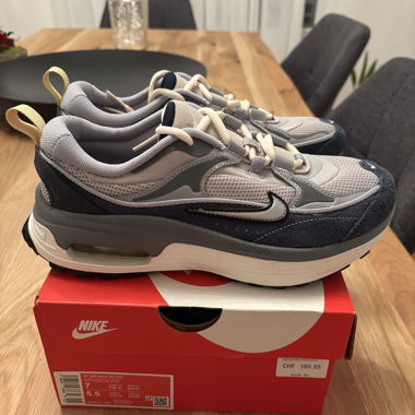 Nike Air Max Bliss NEUVES taille 38