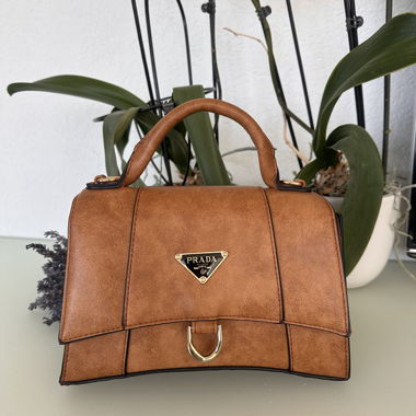 Borsa a mano in pelle con tracolla removibile